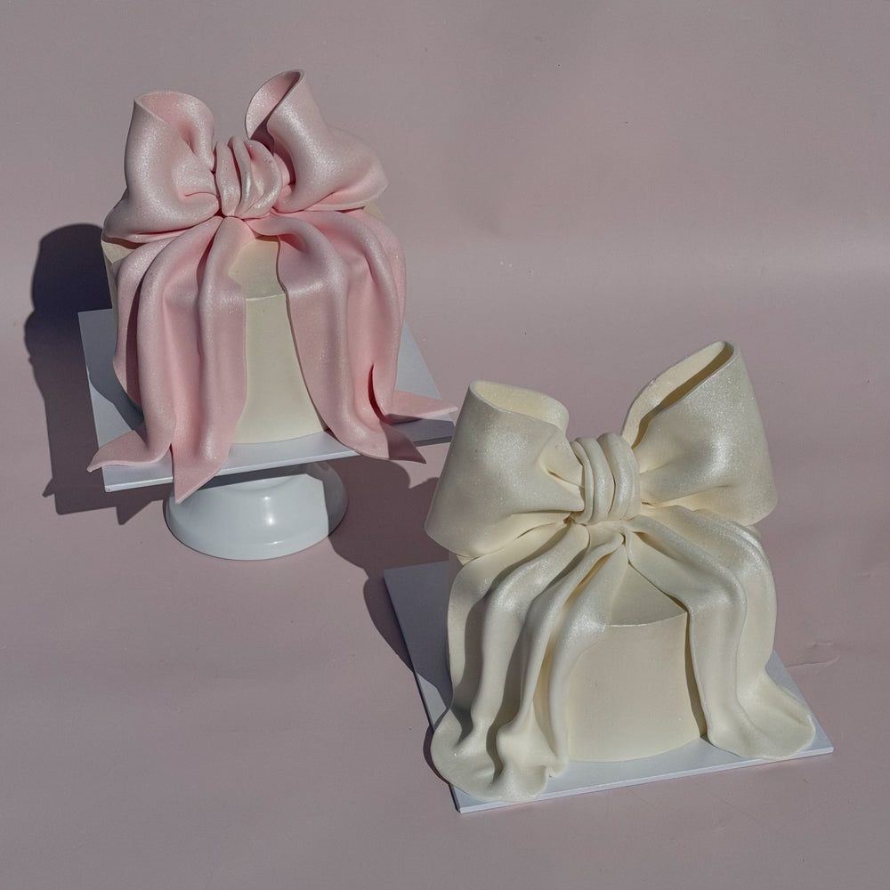 Shimmering Fondant Bow Cake