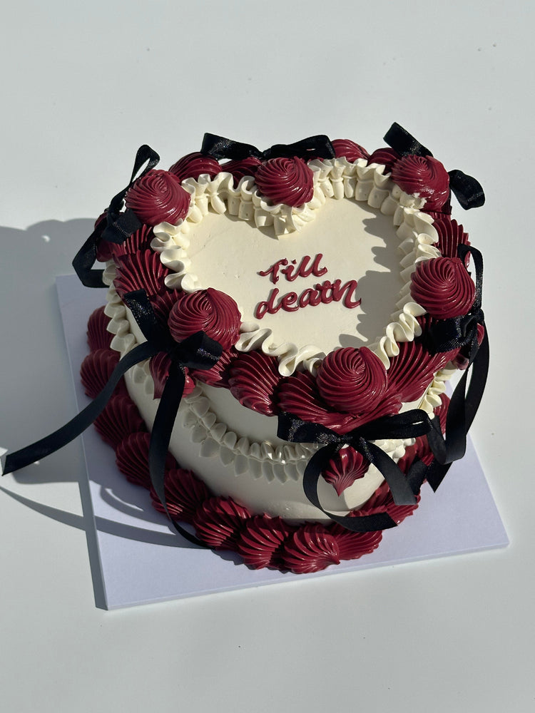 Frilly Retro LOVEHEART Cake