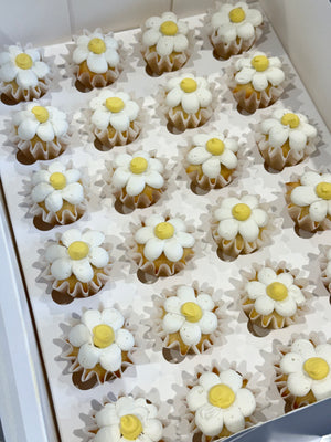 Bite-Sized Daisy Cupcakes