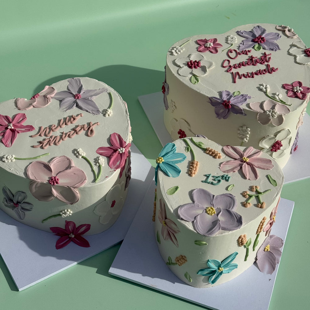 Hand-Piped Floral Cake