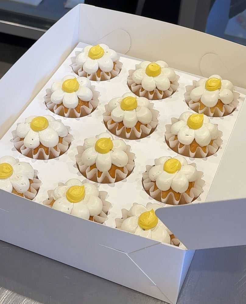 Bite-Sized Daisy Cupcakes