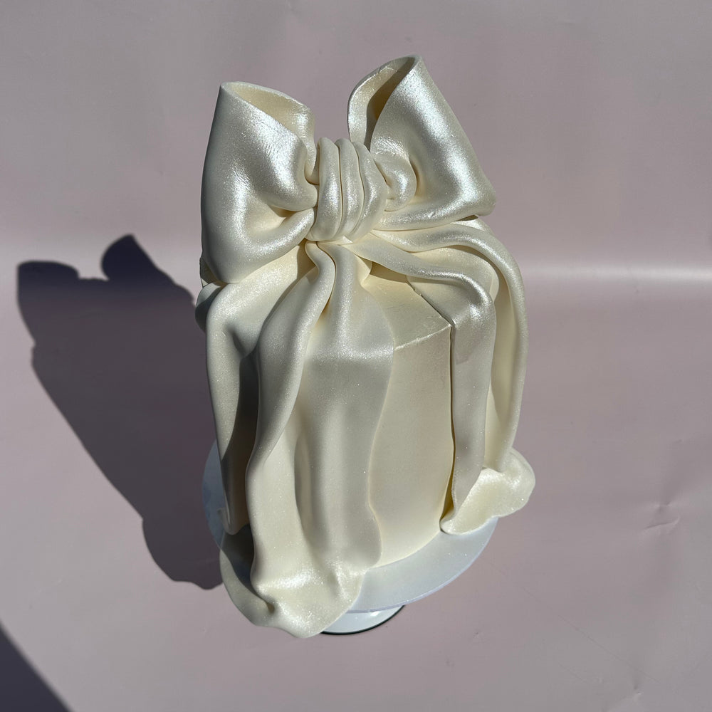 Shimmering Fondant Bow Cake