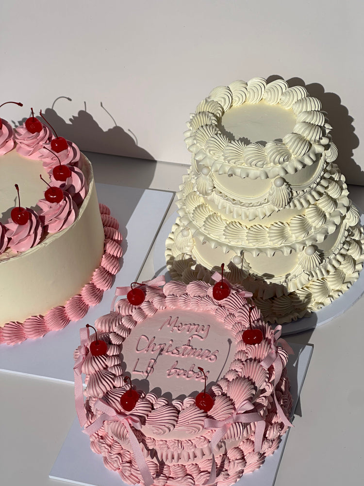 Frilly ROUND Retro Cake