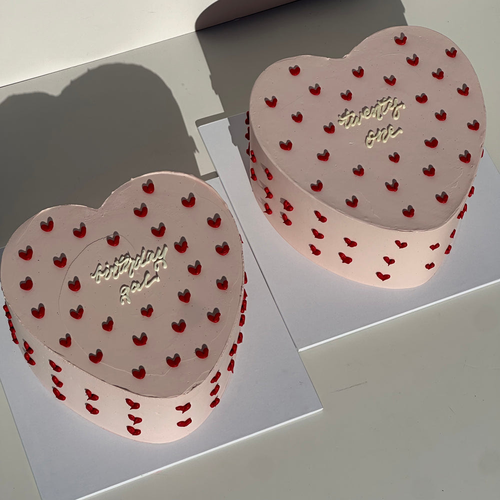 Hand-Piped Loveheart Cake